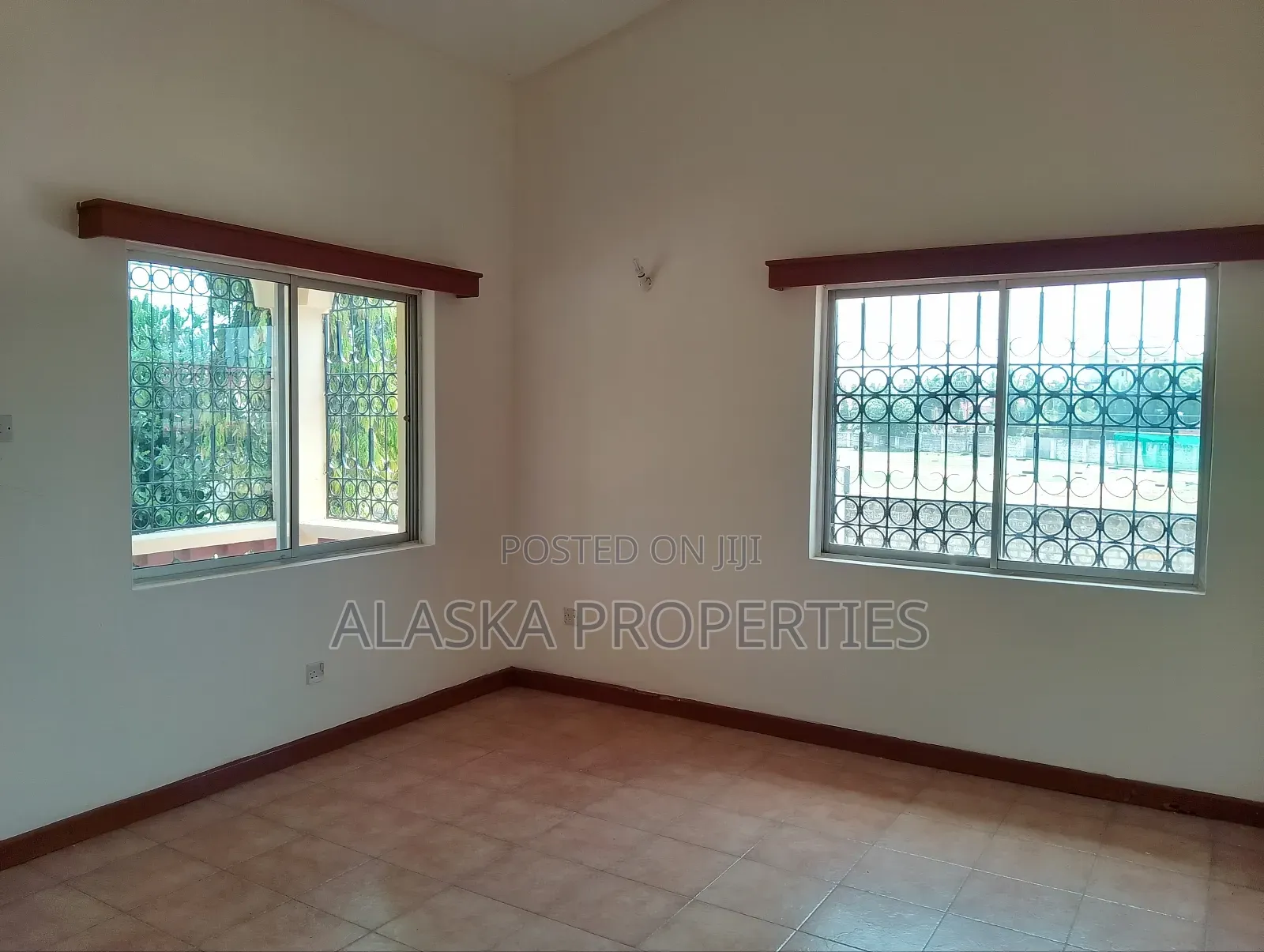 3bdrm Townhouse/Terrace in Beach Road Estate, Nyali for sale