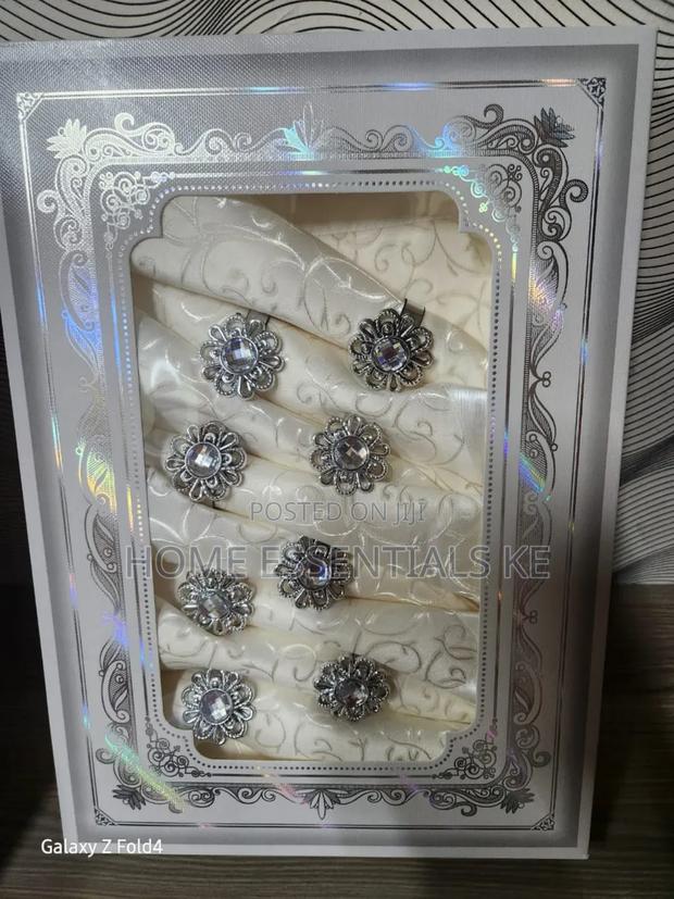 *Table Cloth With 8pc Napkins* 150cm×220cm - thumbnail 2