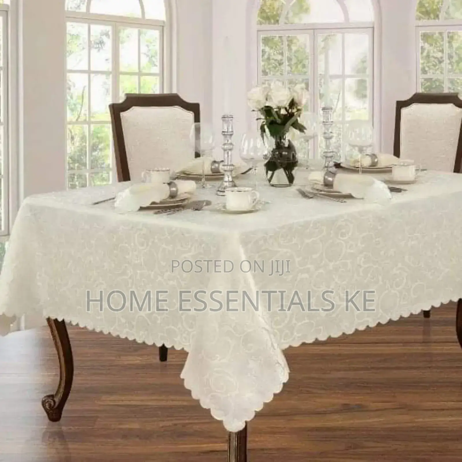 *Table Cloth With 8pc Napkins* 150cm×220cm