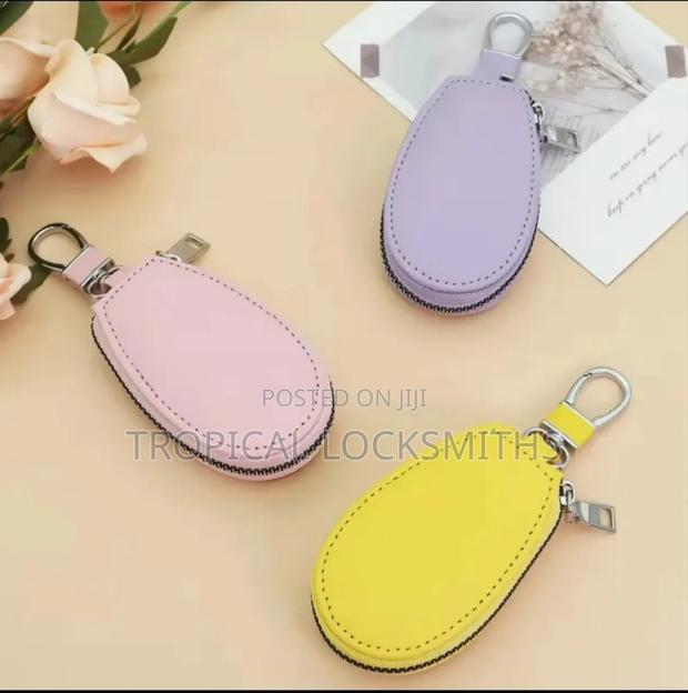 Leather Keyholder/Key Pouch/Key Chain - thumbnail 3