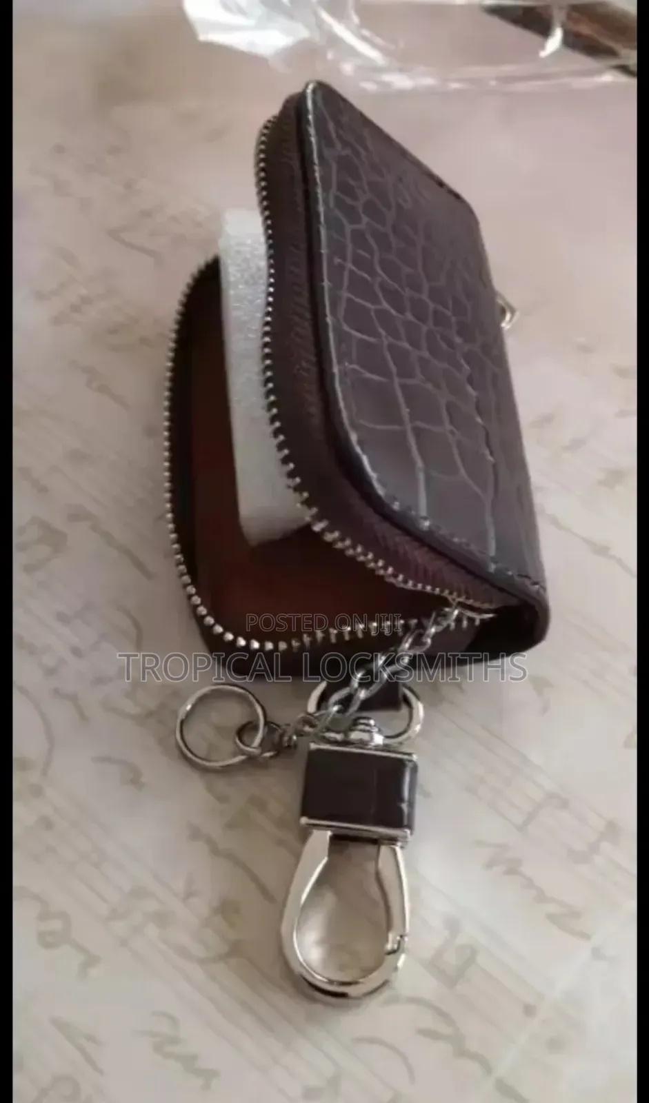 Leather Car Keypouch/Key Holder