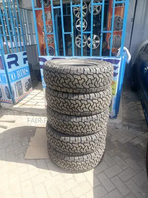235/75r15 Comforser a/T