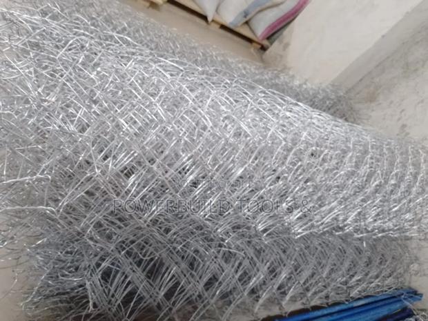 Twisted Galvanised Chainlink - thumbnail 4