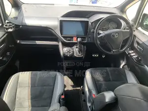 Toyota Noah 2.0 AWD (6 Seater) 2018 White