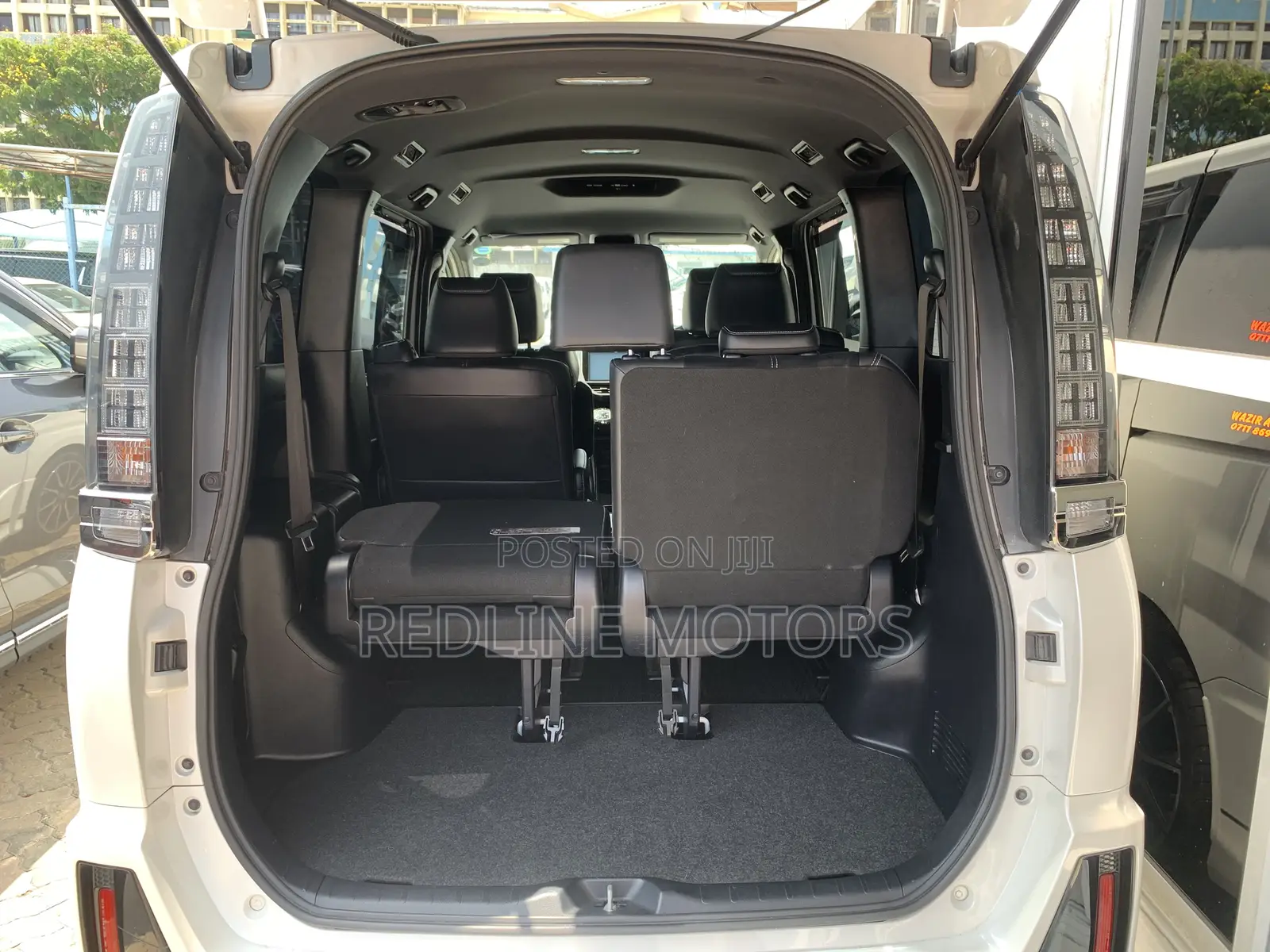 Toyota Noah 2.0 AWD (6 Seater) 2018 White