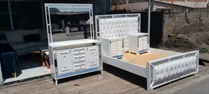 5x6 Bed With Glass Decor