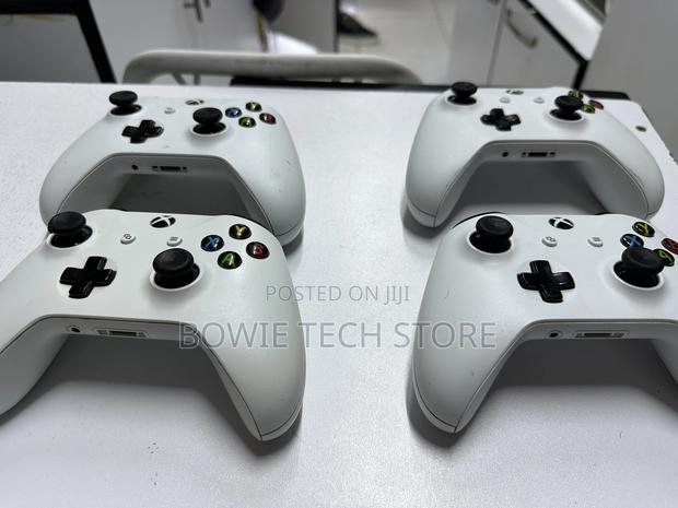 Xbox One Controllers Ex Uk - thumbnail 3