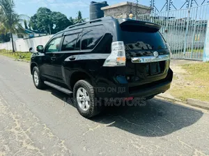 Toyota Land Cruiser Prado 2017 Black