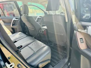 Toyota Land Cruiser Prado 2017 Black