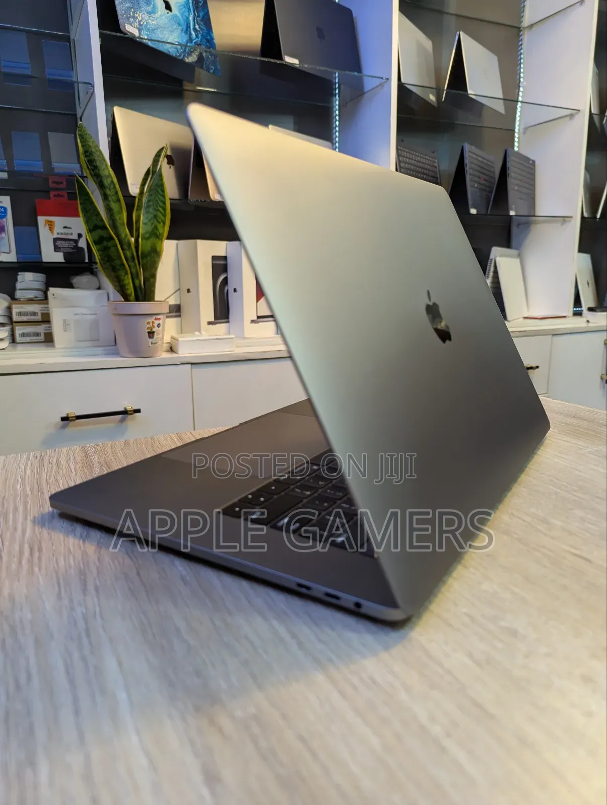 Laptop Apple MacBook Pro 2016 16GB Intel Core I7 SSD 512GB