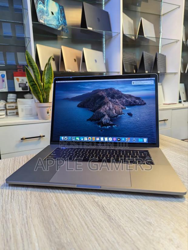 Laptop Apple MacBook Pro 2016 16GB Intel Core I7 SSD 512GB - main view