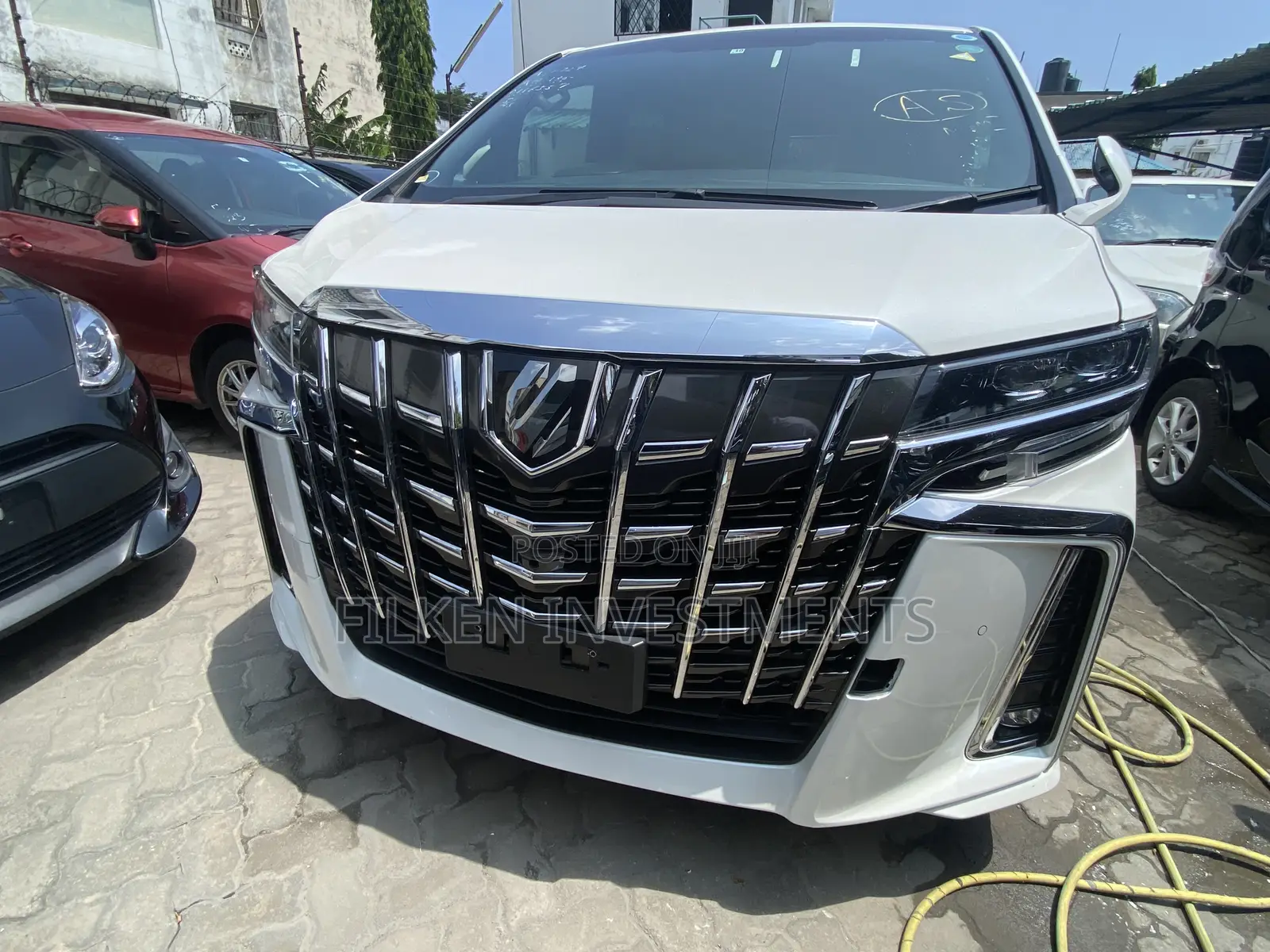 Toyota Alphard 2.5 Petrol FWD 2018 White