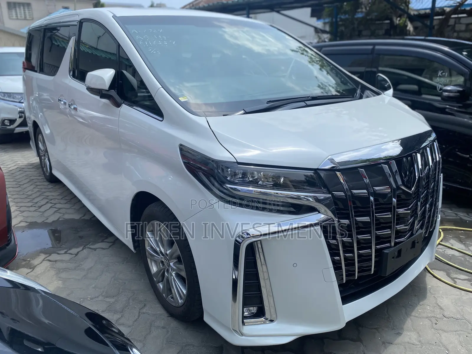 Toyota Alphard 2.5 Petrol FWD 2018 White