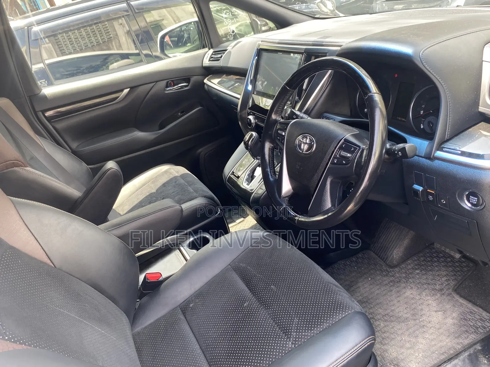Toyota Alphard 2.5 Petrol FWD 2018 White