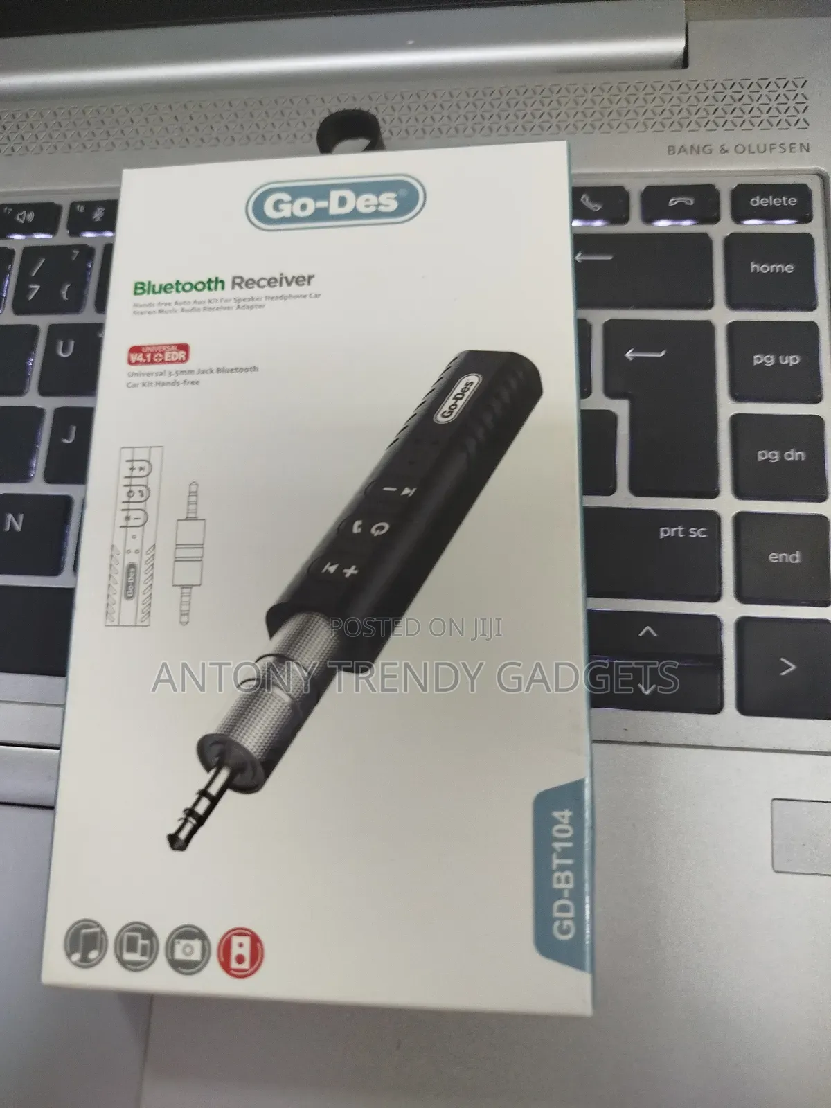 Car Bluetooth Music Receiver (Hands-Free)