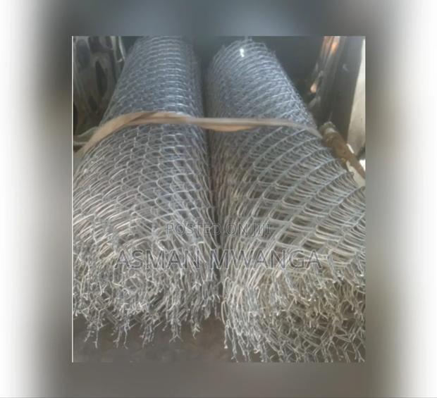 Galvanised Chainlink With Barbed End Gauge 12g