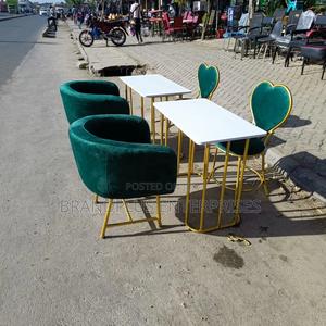 Manicure Table and Seats - main view