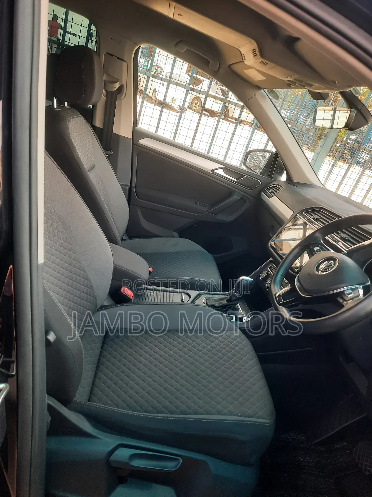 Volkswagen Tiguan 2.0T SE FWD 2018 Black