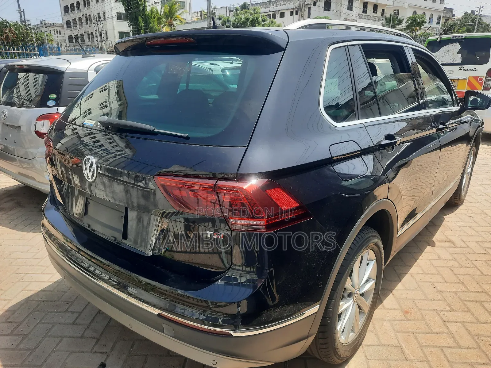Volkswagen Tiguan 2.0T SE FWD 2018 Black