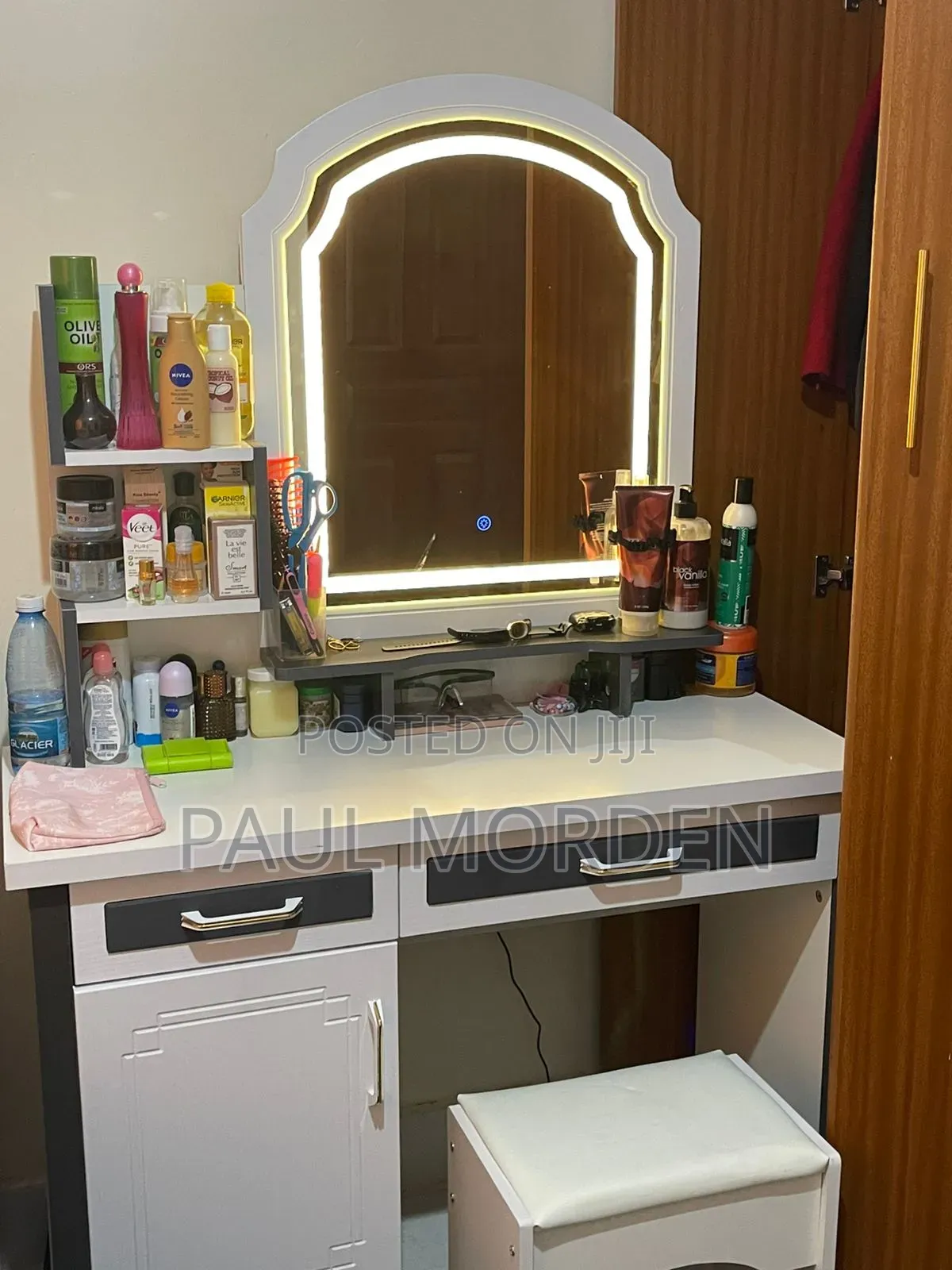Vanity Dressing Mirrors With Mirror Lights