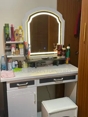 Vanity Dressing Mirrors With Mirror Lights