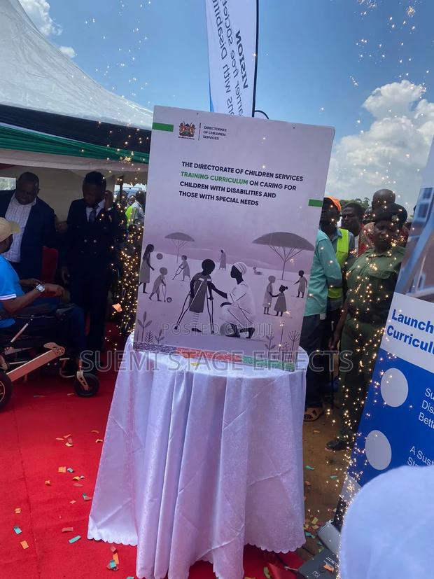 Automatic 360° Rotating Table for Book Launch Displays - main view