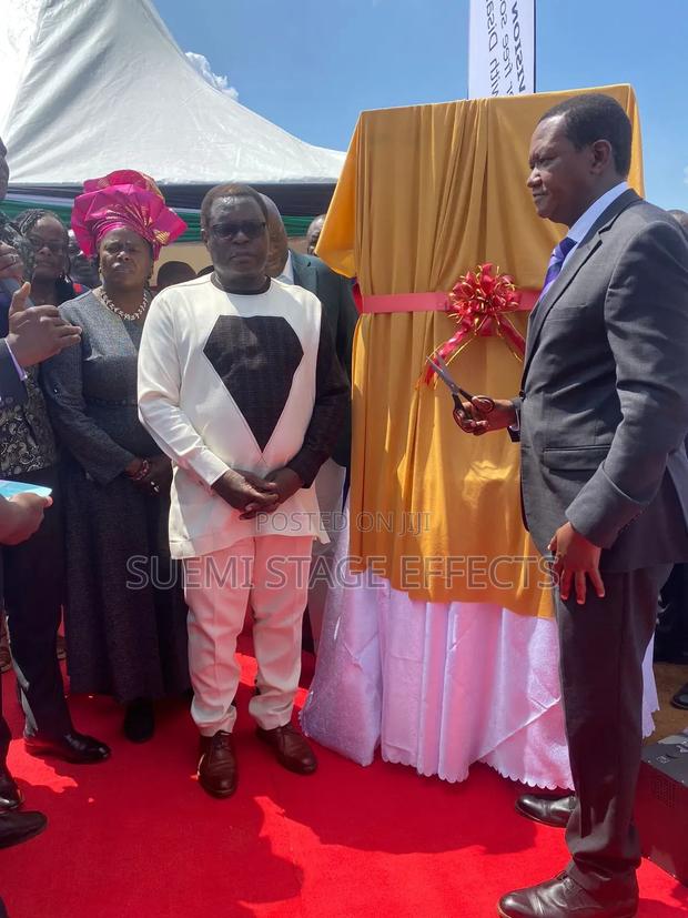 Automatic 360° Rotating Table for Book Launch Displays - thumbnail 3