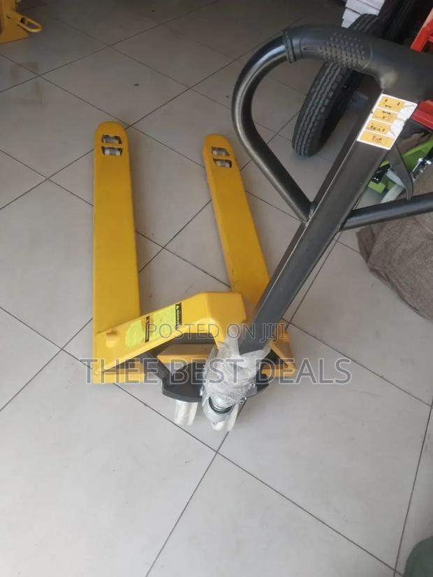 Hydraulic Hand Pallet Trolley - thumbnail 2
