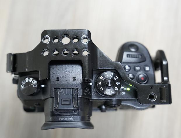 Panasonic Lumix GH5 Mirrorless Camera With A Smallrig - thumbnail 6