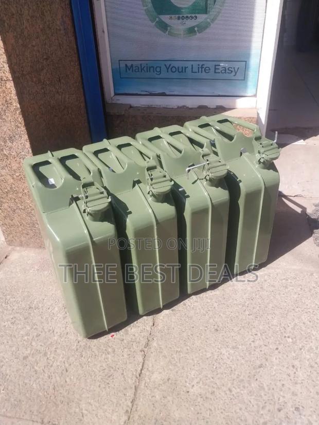 High Quality Metallic Fuel Jerrycans - thumbnail 2