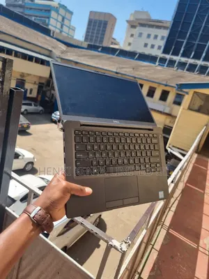 Laptop Dell Latitude 7300 8GB Intel Core I5 SSD 256GB