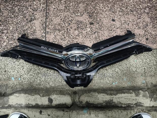Toyota Auris Grill - main view