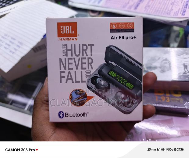 JBL Wireless Pods - main view