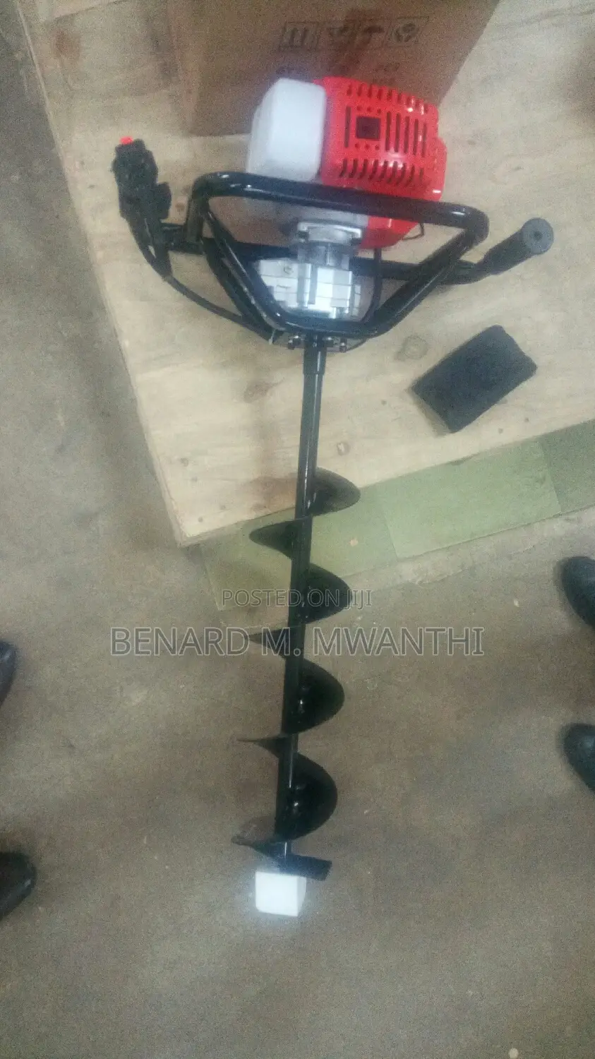 Brand New Earth Auger/Hole Digging Machine