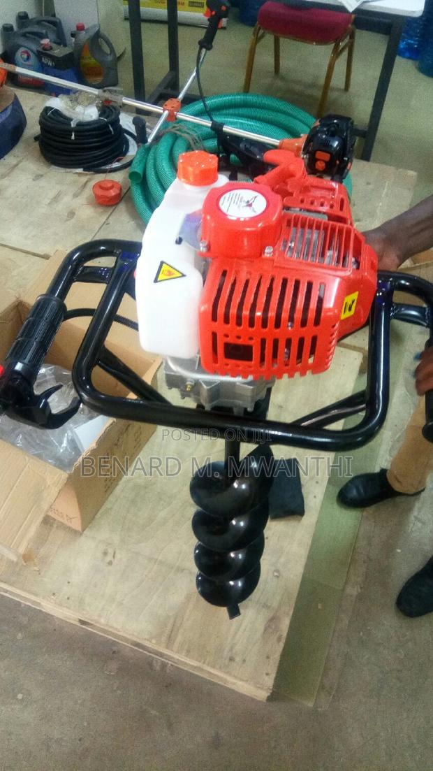 Brand New Earth Auger/Hole Digging Machine - thumbnail 3