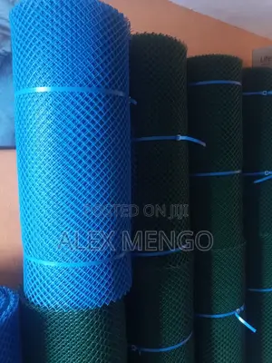 Plastic Poultry Mesh Roll (1m by 25m)