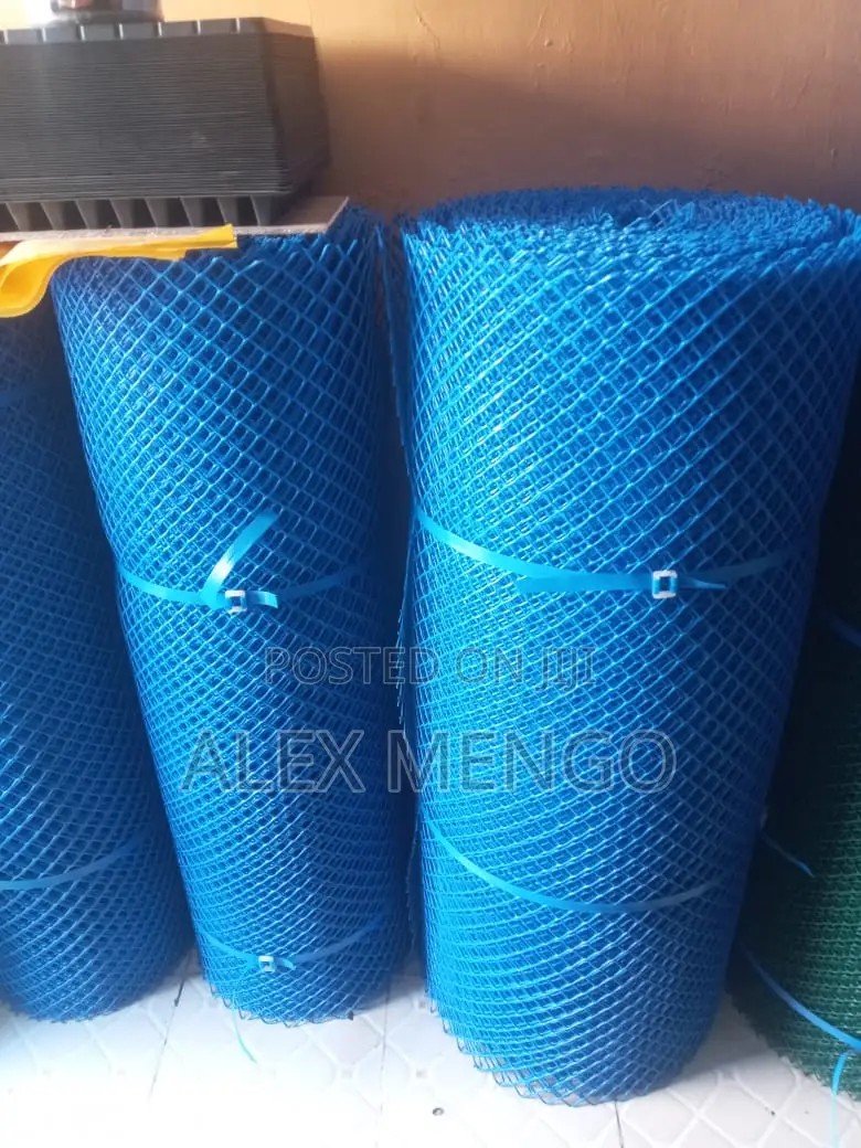 Plastic Poultry Mesh Roll (1m by 25m)
