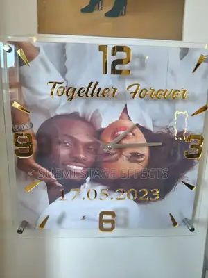 Personalized Shiny Photo Clock – Elegant Unique A2