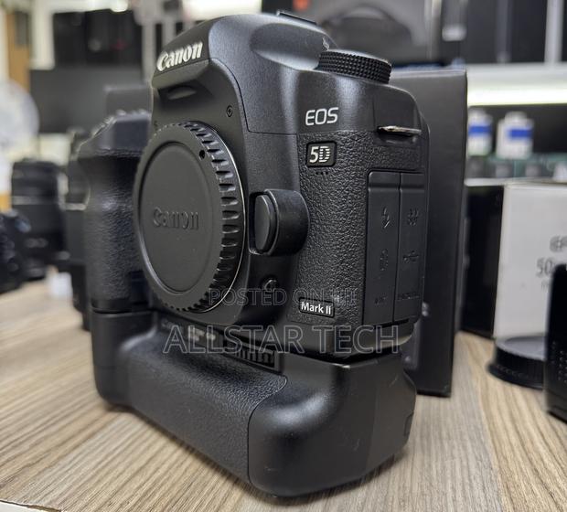 Canon EOS 5D Mark II Digital Camera (Body Only) With B Grip - thumbnail 4