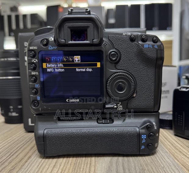 Canon EOS 5D Mark II Digital Camera (Body Only) With B Grip - thumbnail 5