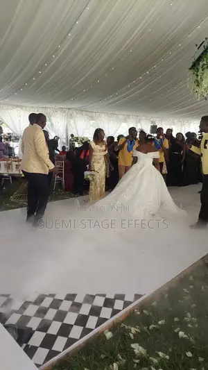 Dreamy Atmosphere With Low Fog Machine for Weddings