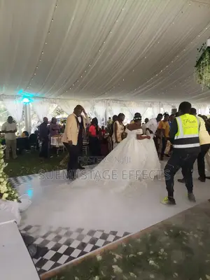 Dreamy Atmosphere With Low Fog Machine for Weddings