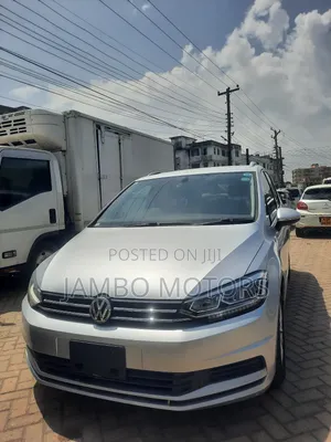 Volkswagen Touran 2018 Silver