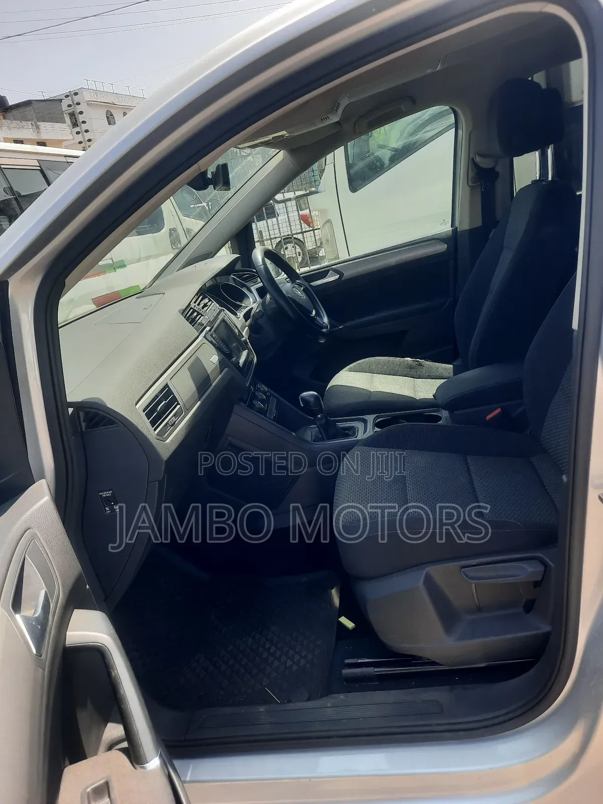 Volkswagen Touran 2018 Silver