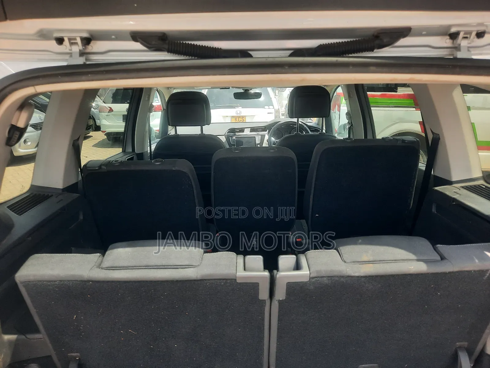 Volkswagen Touran 2018 Silver
