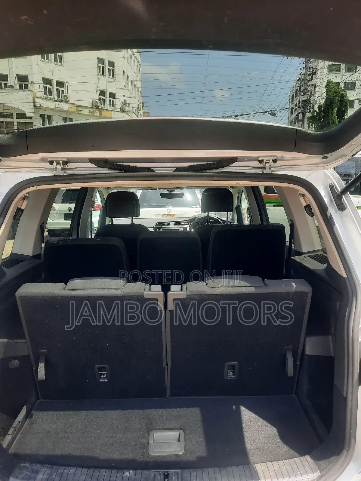 Volkswagen Touran 2018 Silver