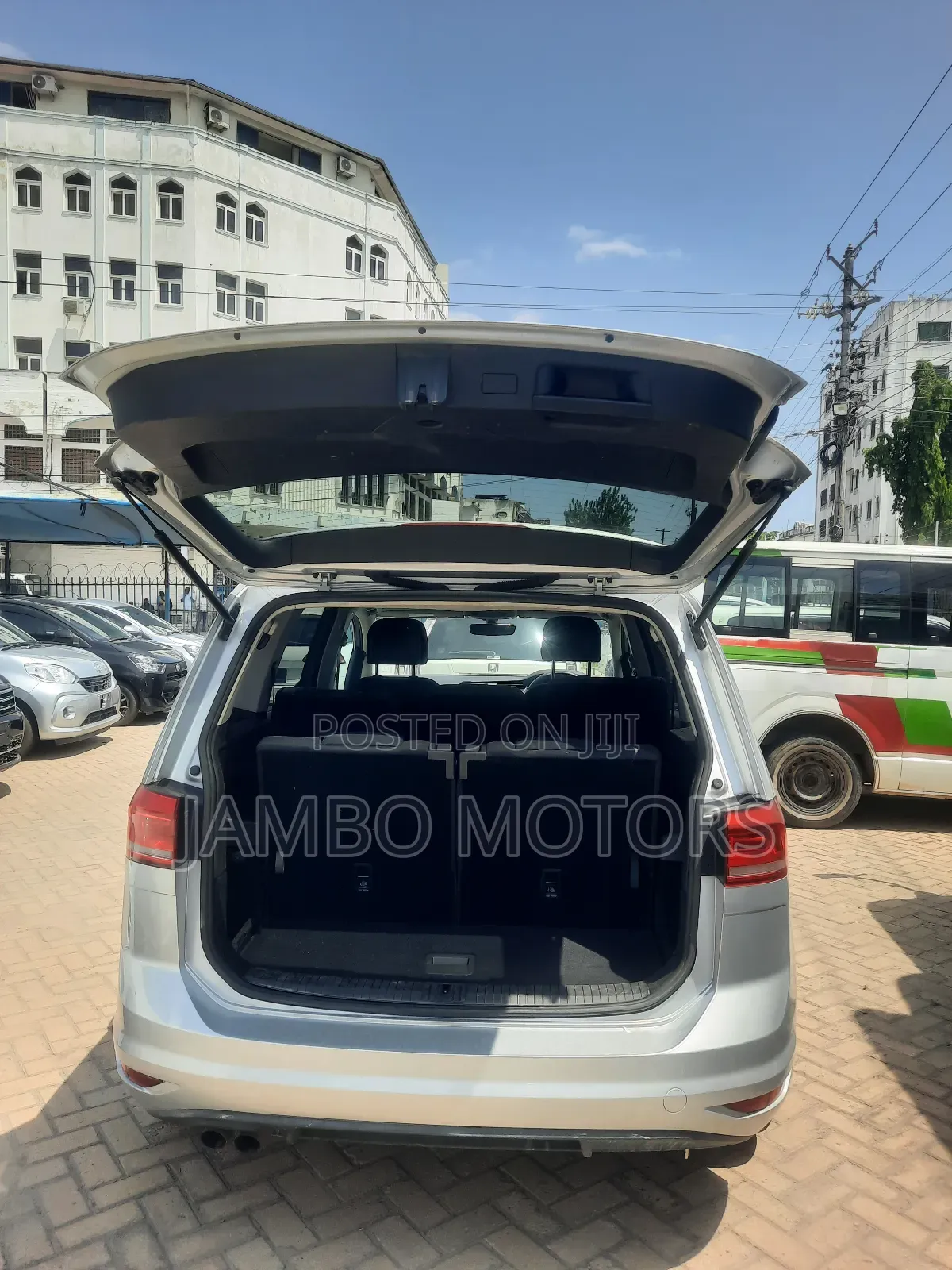 Volkswagen Touran 2018 Silver