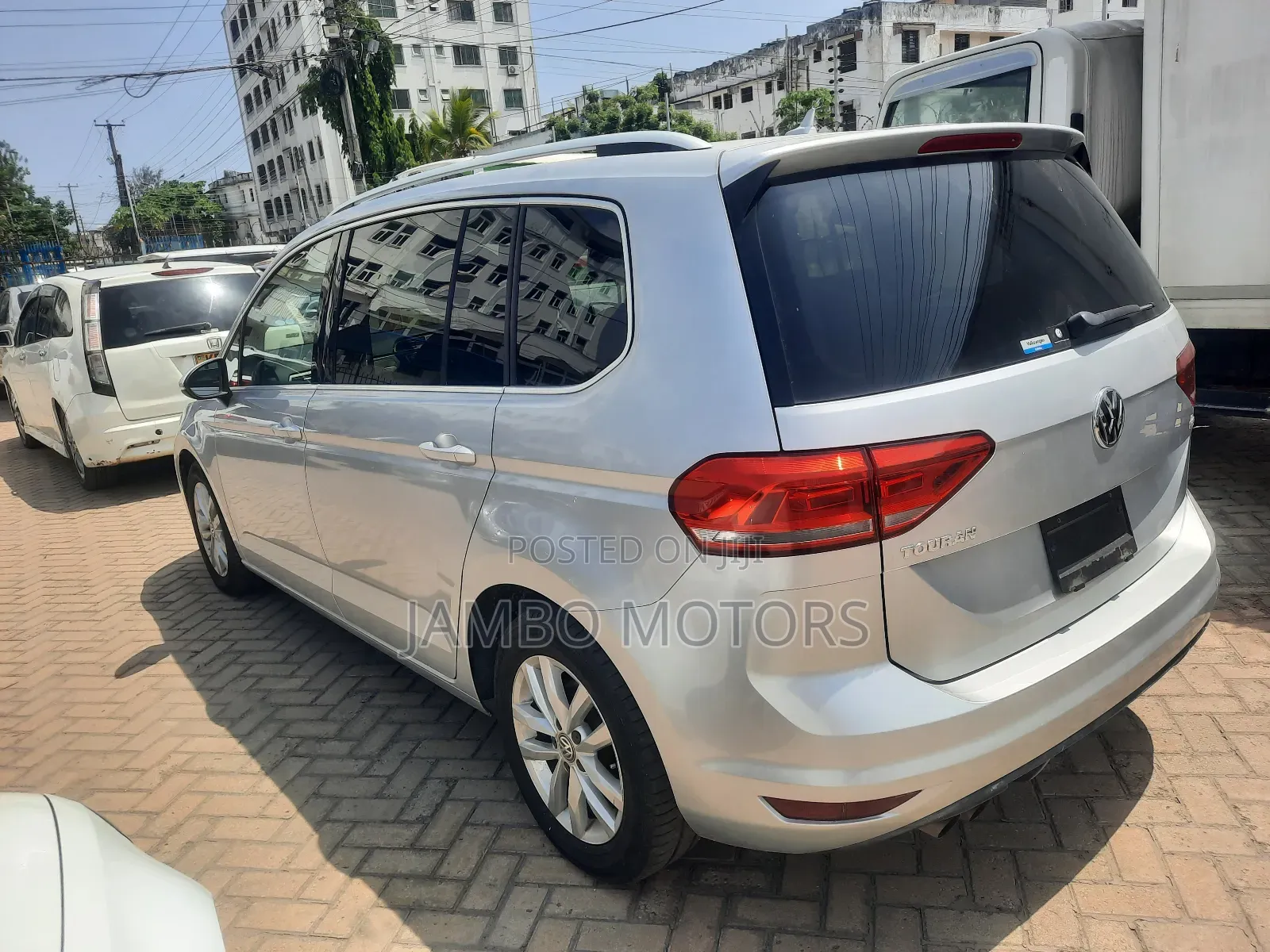 Volkswagen Touran 2018 Silver