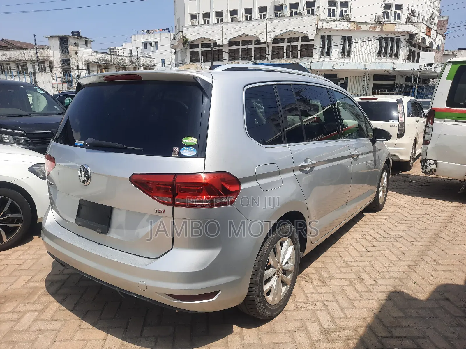 Volkswagen Touran 2018 Silver