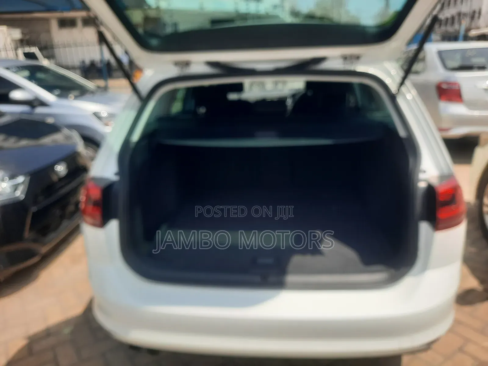 Volkswagen Touran 2018 Silver